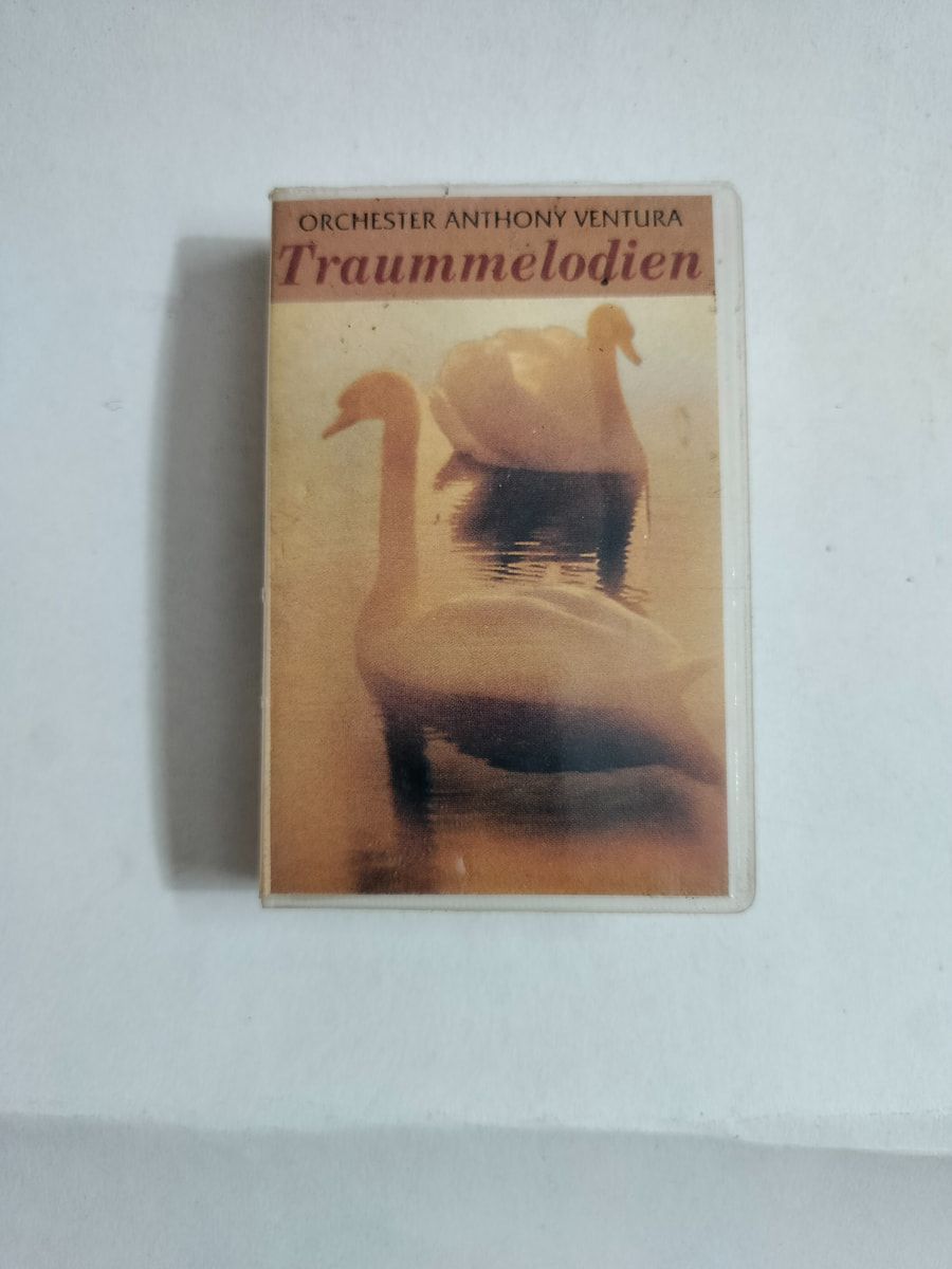 Traummelodien - Orchestra Anthony Ventura - Various  Used Audio Cassette